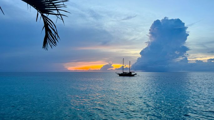 A sunset on the Caribbean Sea viewed from Bonaire