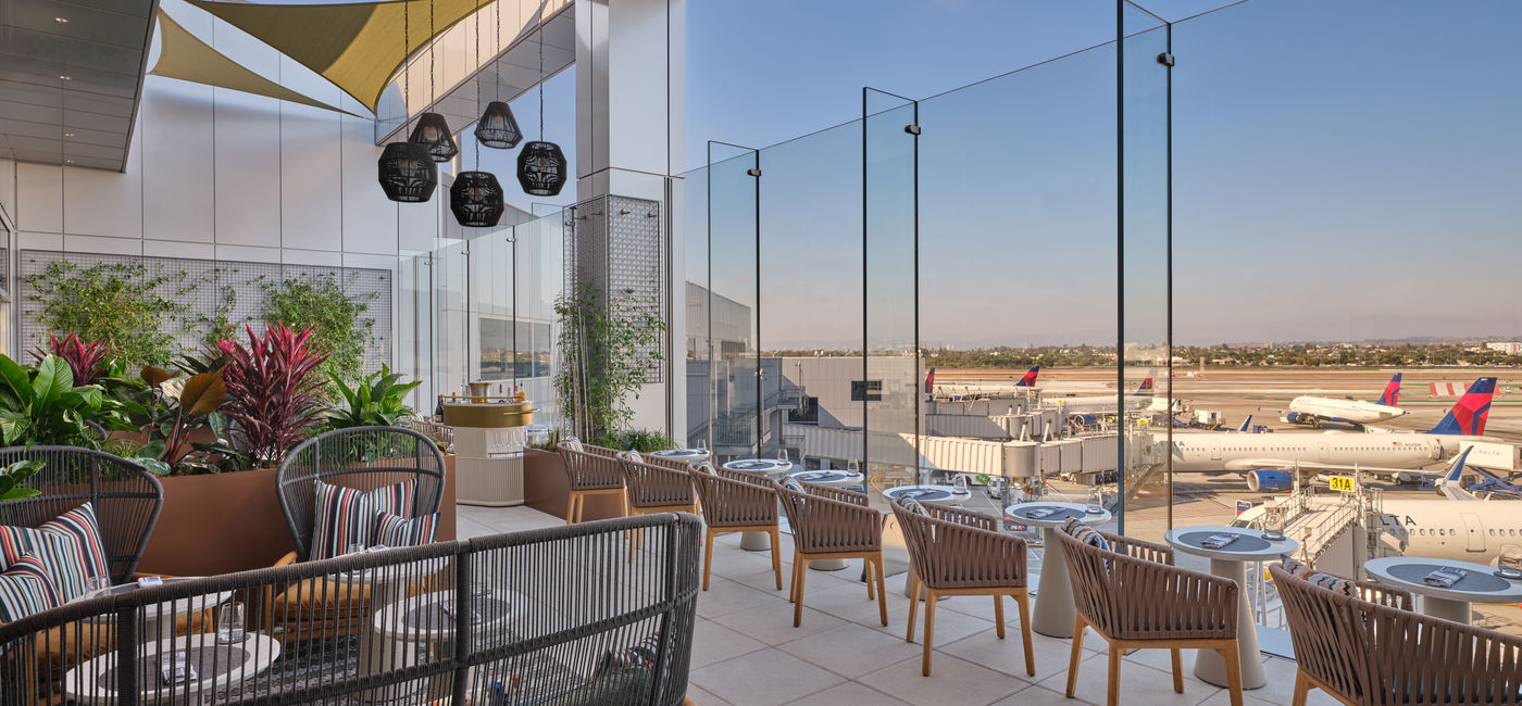 Image: The skydeck inside the Delta One Lounge at LAX. (Photo Credit: Delta Air Lines)