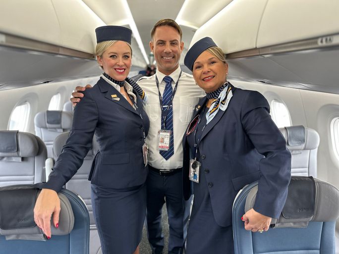 Porter Embraer E195 crew Porter preview flight crew.