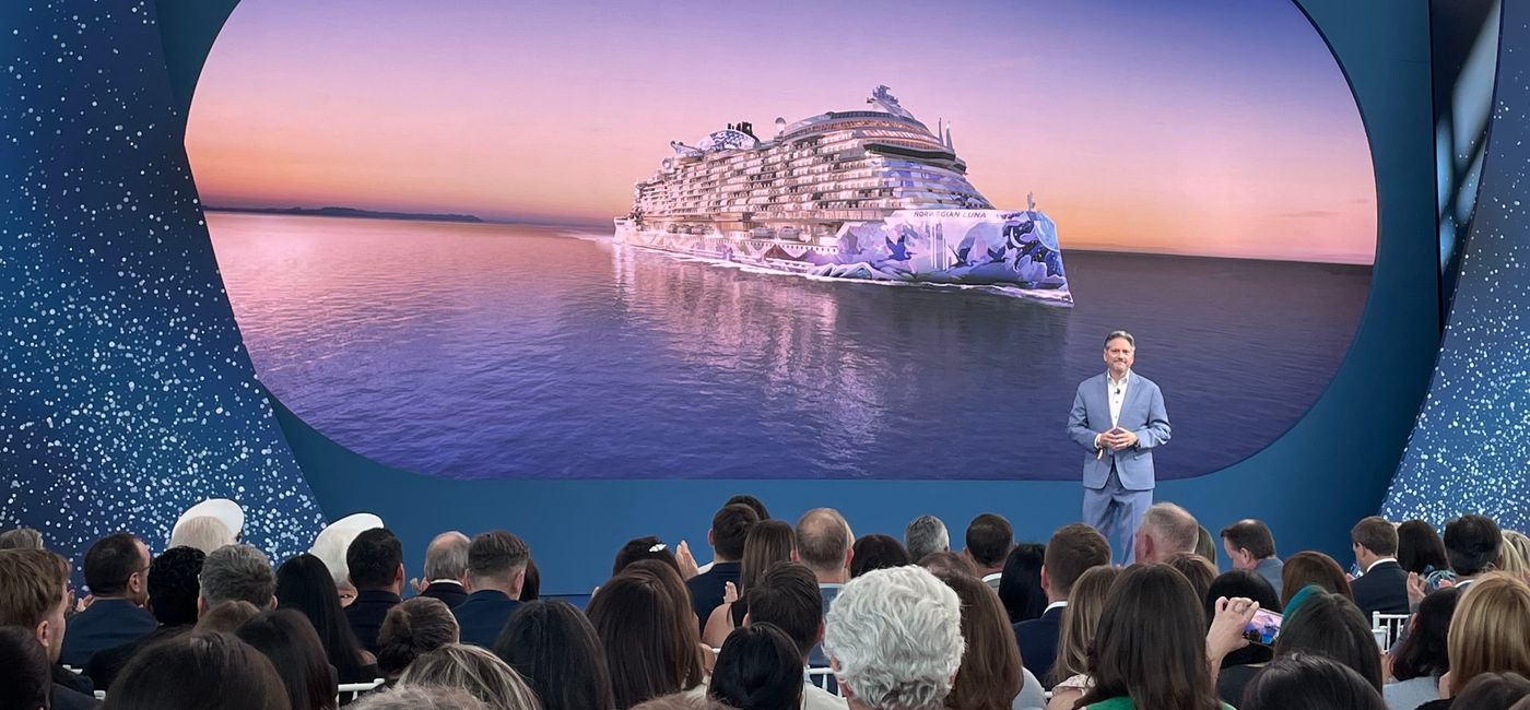 Norwegian Cruise Line Christens Norwegian Luna in Miami