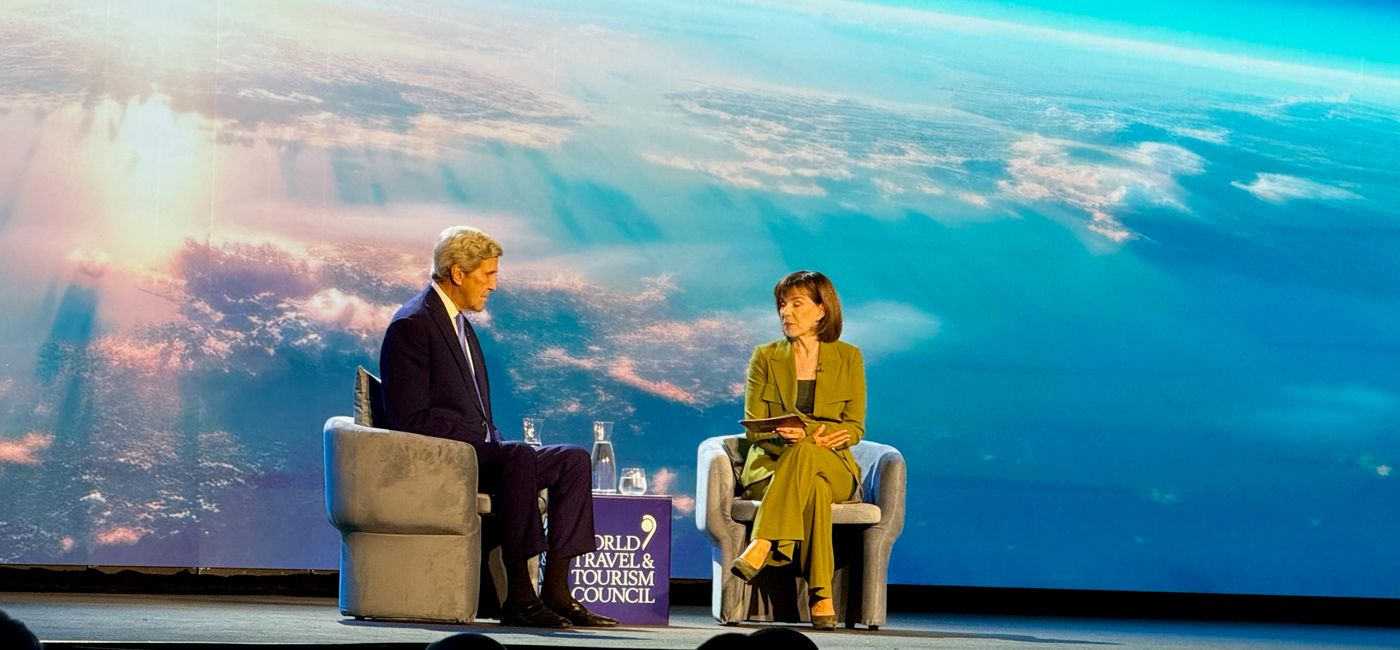 Image: John Kerry, former U.S. Secretary of State speaks to Julia Simpson president and CEO of the WTTC in Perth, Western Australia. (Photo Credit: Janeen Christoff)