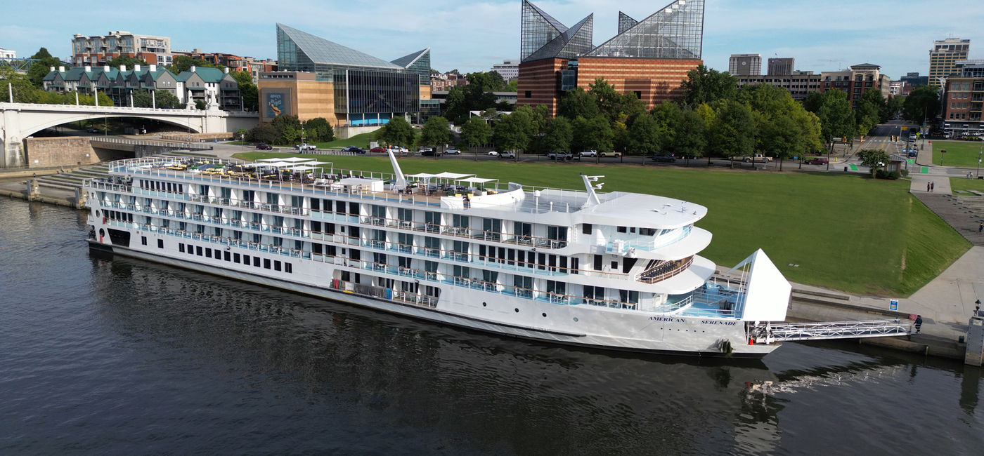 Image: One American Cruise Lines modern riverboats on the Tennessee River at Chattanooga. (Photo Credit: American Cruise Lines Media License)