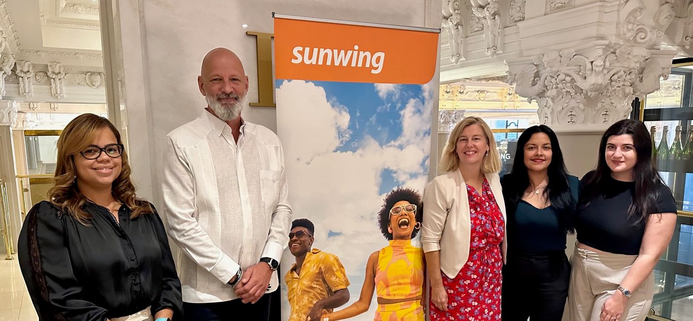 Image: Laura Castellanos Rodríguez, Armin Kaestner (RIU), Marie-Josée Carrière,Victoria Bakos (Sunwing), Nicole Brown (RIU)