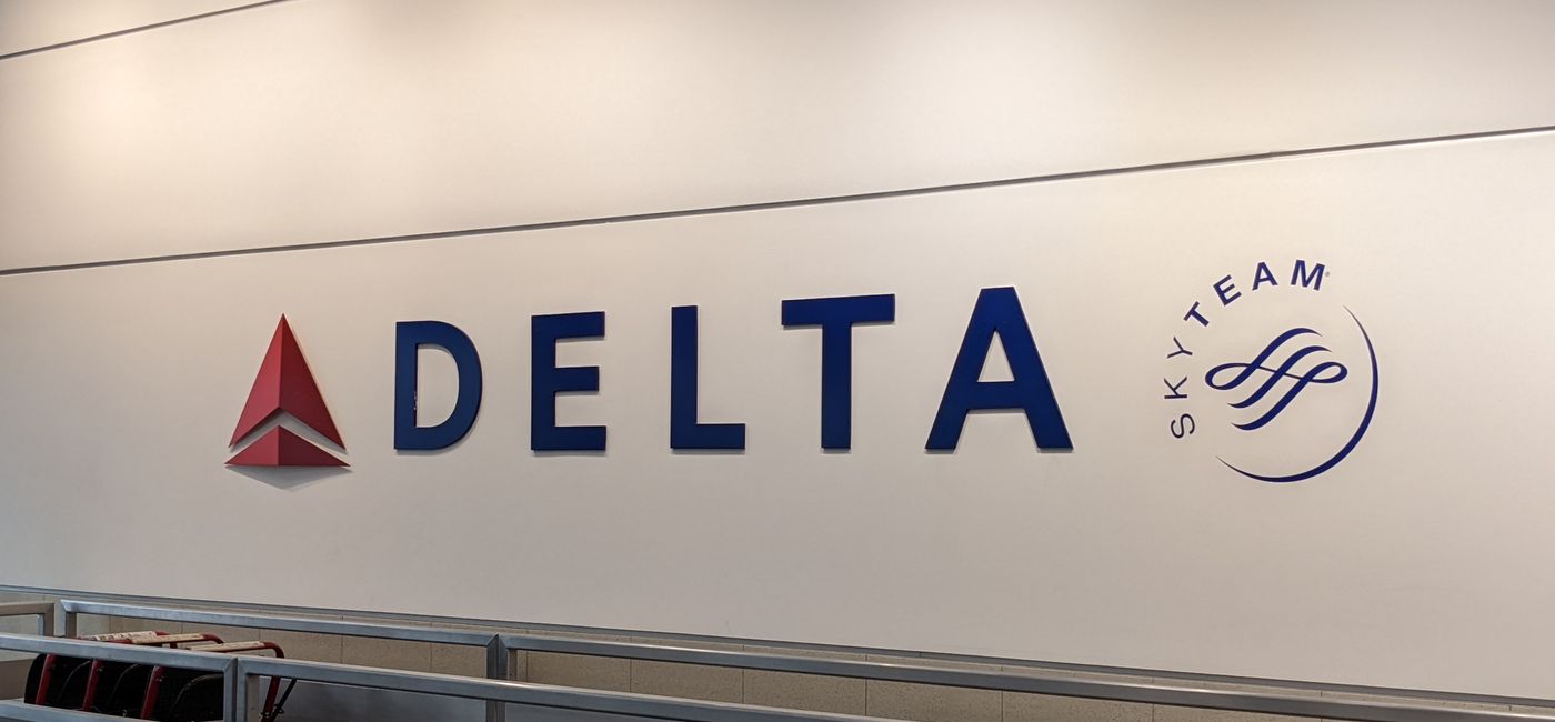 Image: Delta Air Lines sign (photo by Eric Bowman)