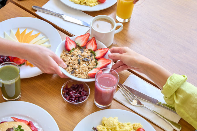 Buffet breakfast is included at RIU Plaza Fisherman's Wharf.