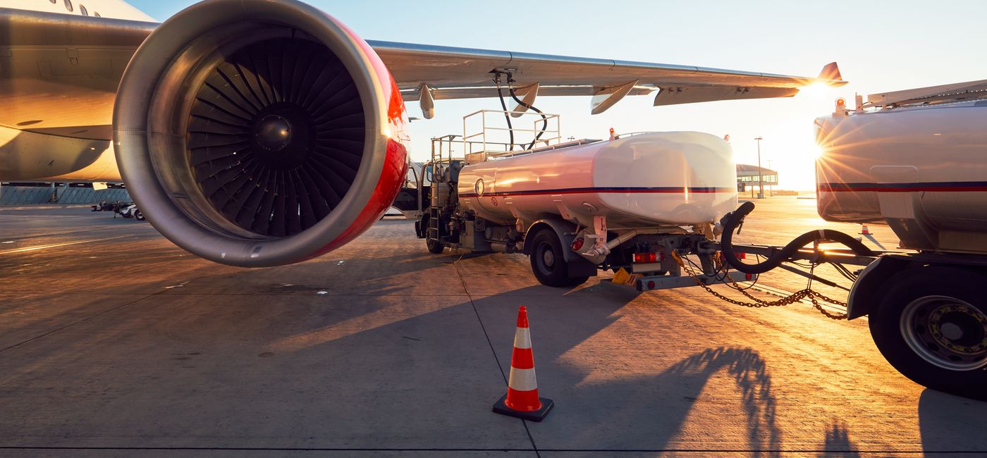 Image: Refueling of an airplane. (Photo Credit: Chalabala / Adobe Stock)