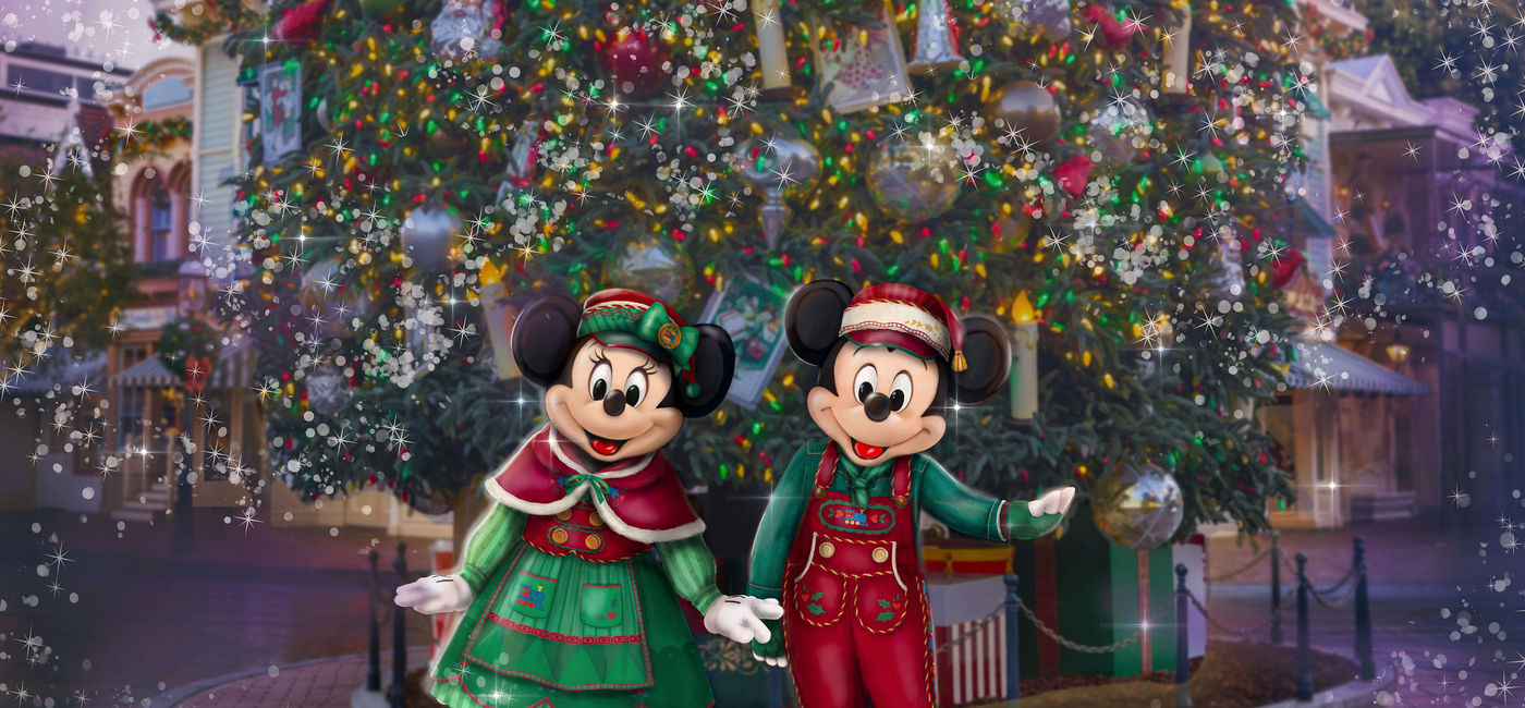 Image: Mickey Mouse and Minnie Mouse in Holiday Attire at Disneyland Resort (Photo Credit: Disneyland Resort)