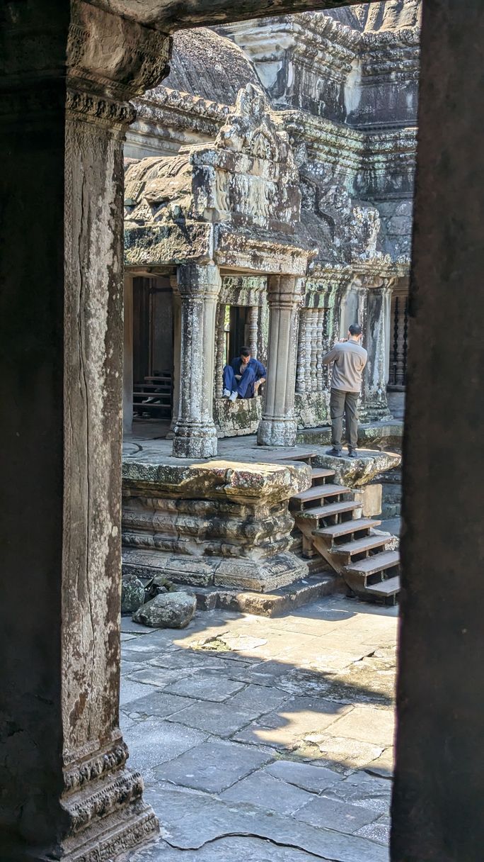 Angkor Wat couple Angkor Wat couple
