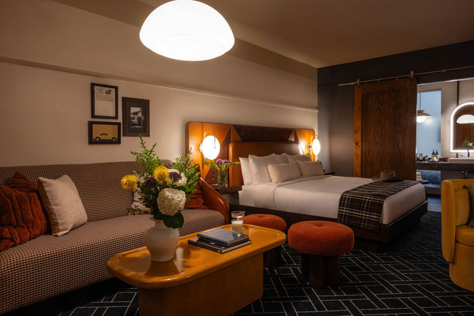 Caravan Court hotel room