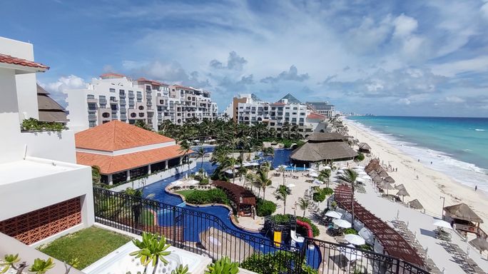 The pool and beach at Fiesta Americana Condesa Cancun