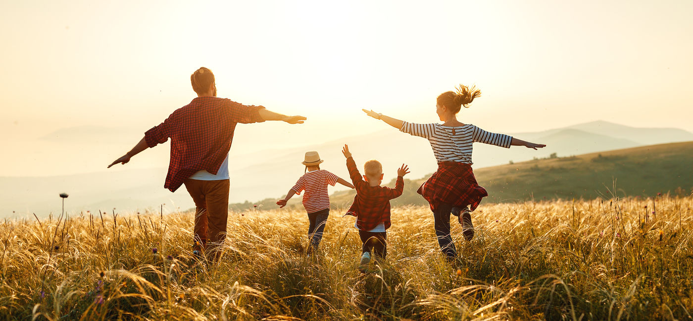 Image: Majority of Americans willing to take kids out of school for family vacations. (Photo Credit: Courtesy Adobe Stock)