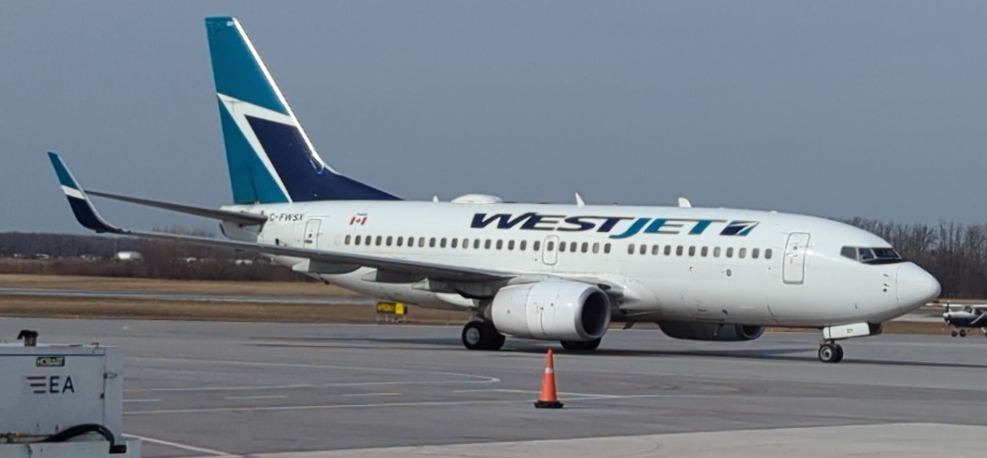 Image: WestJet Boeing 737-700 (Photo Credit: Natasha Lair)