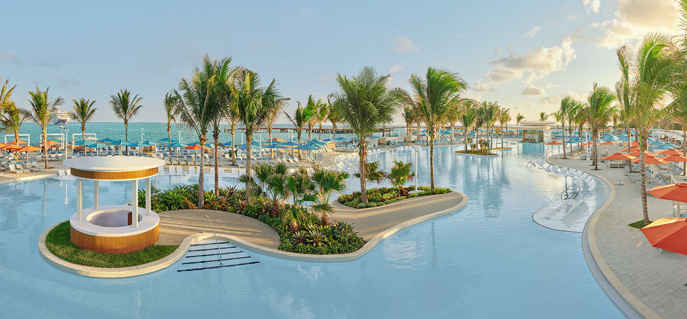 Image: Norwegian Cruise Line's 1.4-acre pool area, Great Life Lagoon. (Photo Credit: NCL)