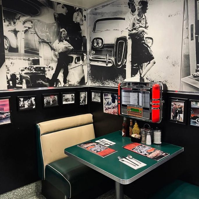 Mel's Drive In, Santa Monica Mel's Drive In, Santa Monica