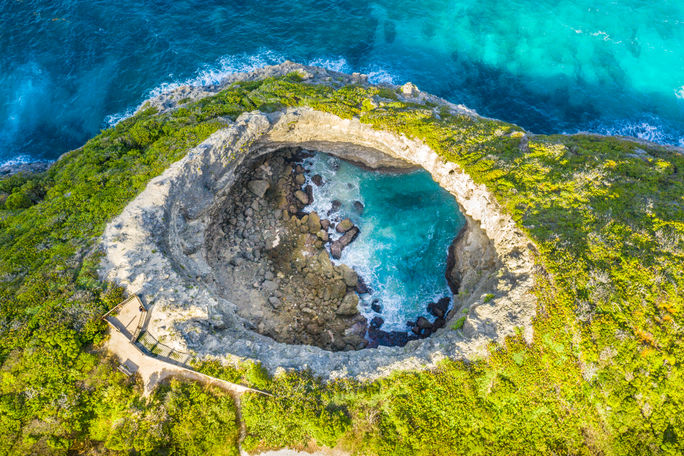 Explore the Guadeloupe Islands

Gueule Grand Gouffre in Marie Galante