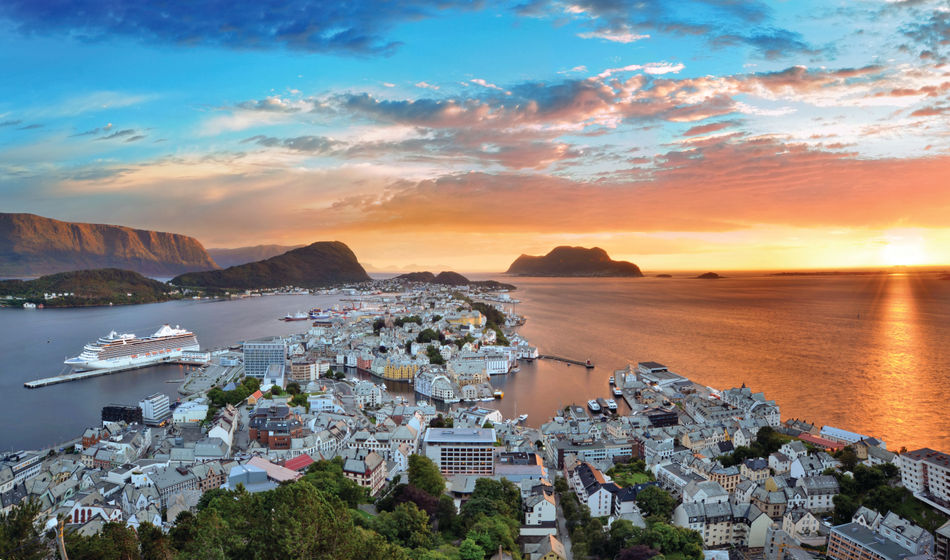 Oceania Cruises, Oceania Marina, small cruise ship, Alesund, Alesund norway, norwegian cruise ports