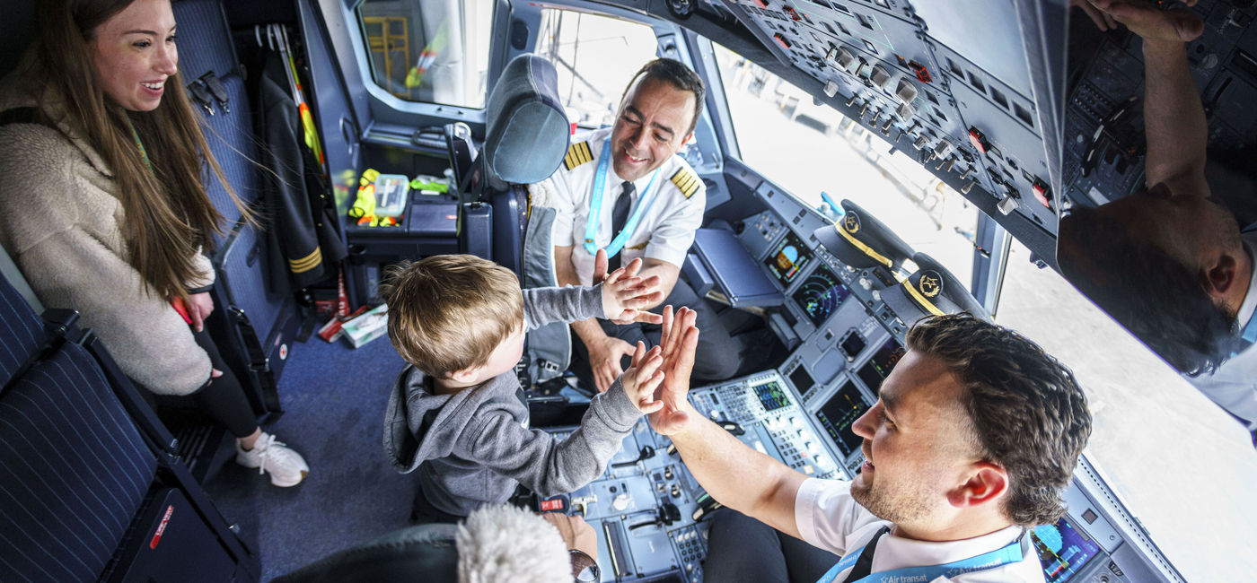 Image: Participants of “Enfants en première” at YUL (Photo Credit: Aéroports de Montréal)