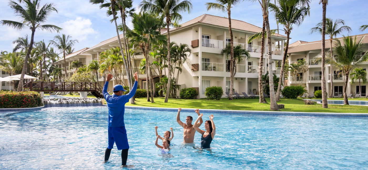 Image: Pool activities at the Wyndham Alltra Punta Cana (Photo Credit: Aimbridge Hospitality)
