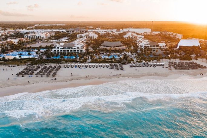 Advisors Applaud AIC Hotel Group’s Showstopper Event Hard Rock Hotels