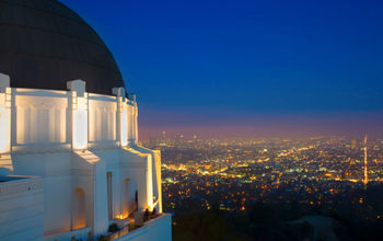 El Griffith Observatory, uno de los lugares filmados en La La Land, ofrece la mejor vista romántica para disfrutar en pareja. (Photo via: Discover Los Angeles).