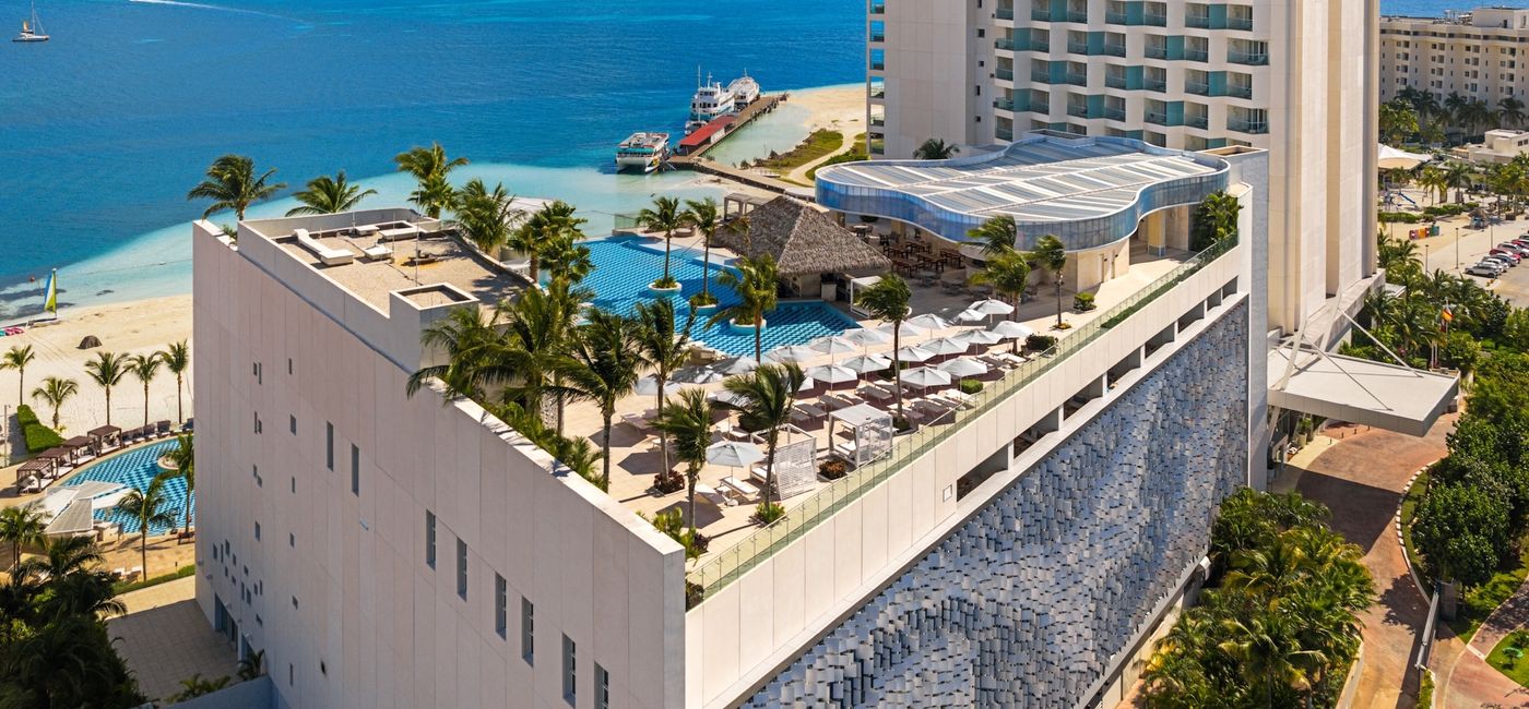 Image: L'établissement comptera 429 suites en bordure de plage (Source: Hilton Media License)