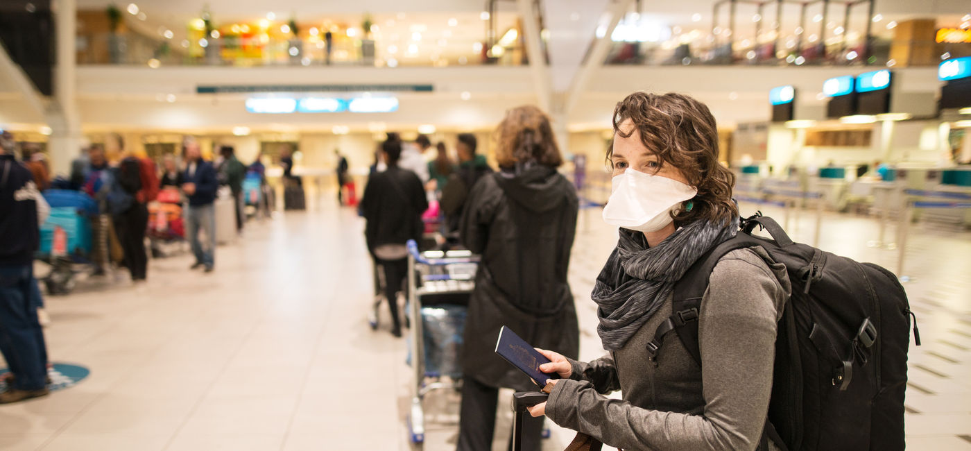 Image: COVID-era airport queues. (Photo via iStock/Getty E+/AJ_Watt)