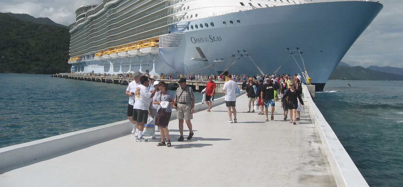 Image: Oasis of the Seas à Labadee (Photo Credit: Brian Major)