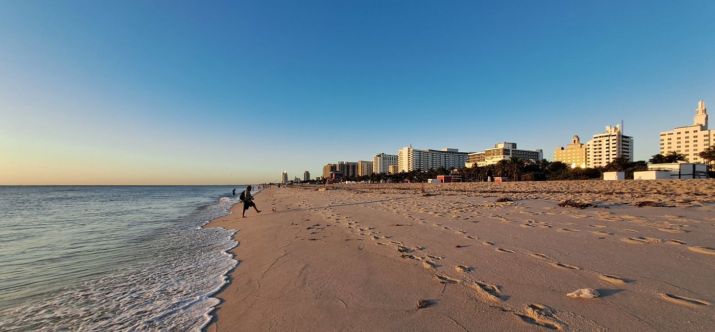 Image: Sunrise on South Beach in Miami Beach (Photo Credit: Scott Hartbeck)