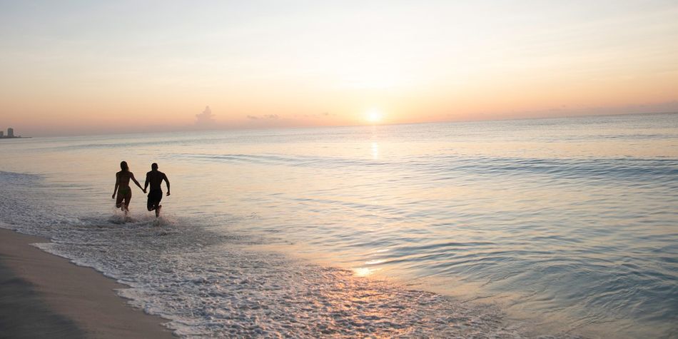 Know It Like We Do: 25% Off 3+ Nights, $300 Experience Credit