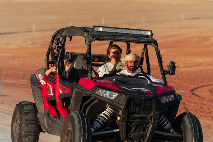 Dune buggy in the desert (Tilal Liwa Hotel) Dune buggy in the desert (Tilal Liwa Hotel)