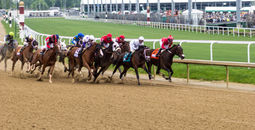 Horse race at Churchill Downs