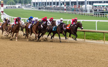 Horse race at Churchill Downs