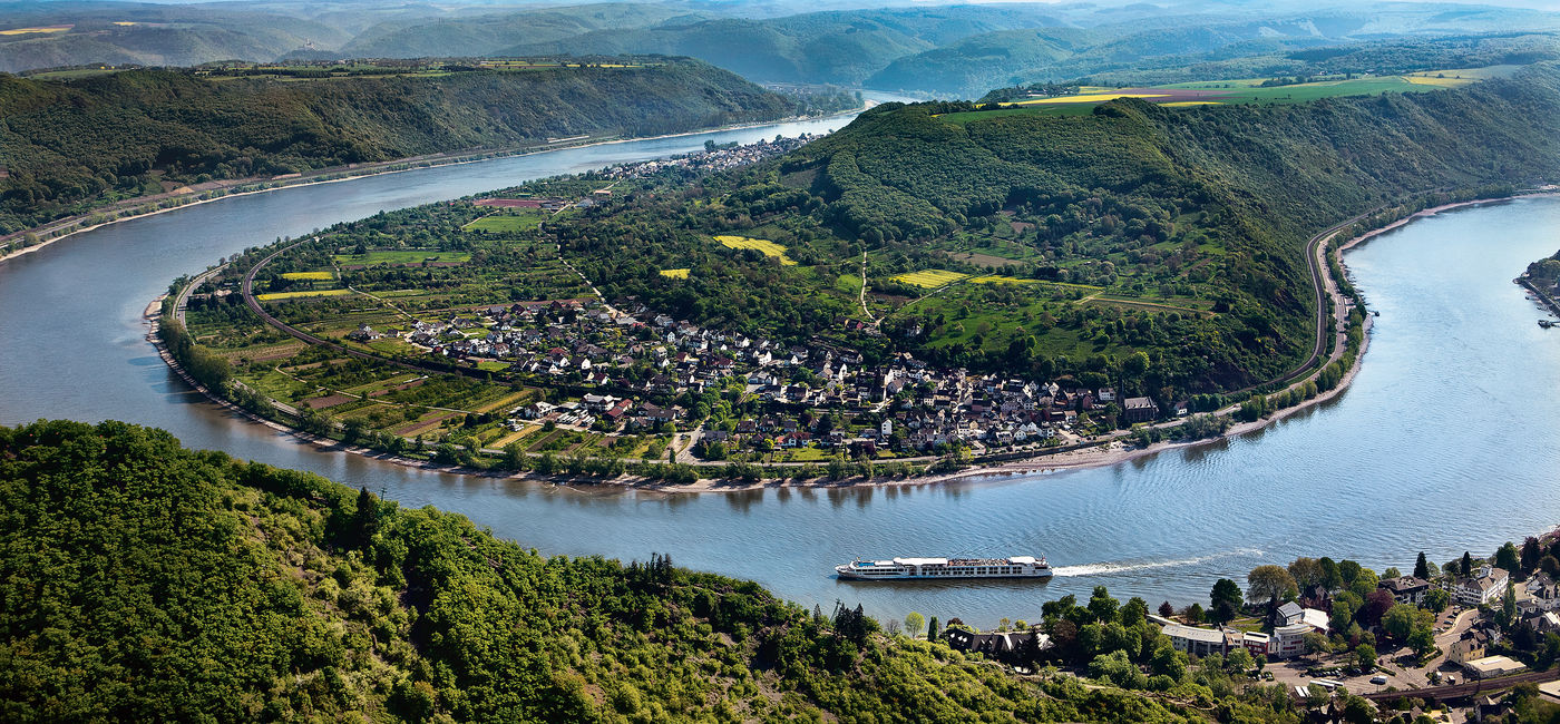 Image: Un navire d'Uniworld Boutique River Cruises longe un méandre du Rhin, près de Boppard, en Allemagne (Source: Uniworld Boutique River Cruises)