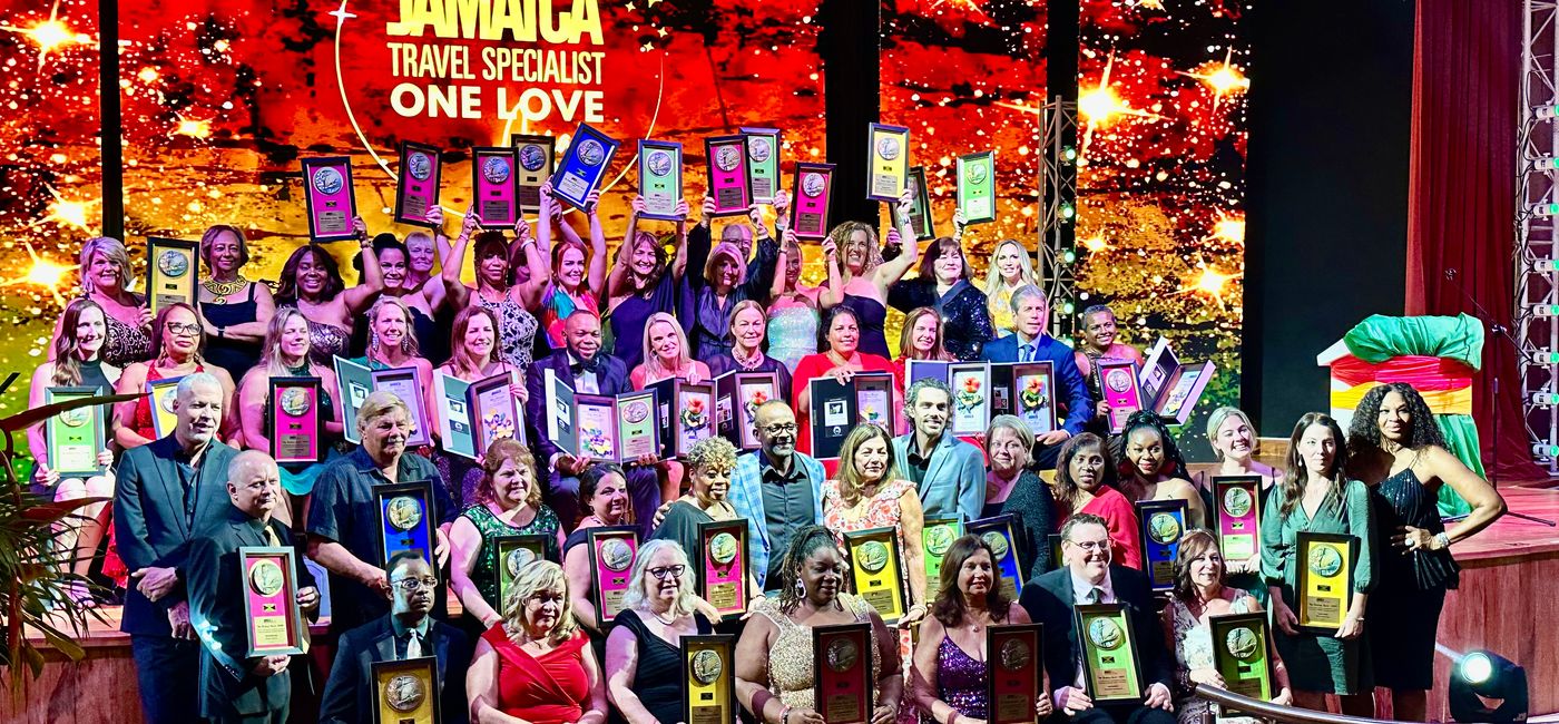 Image: The top agents are recognized at The Gala. (Photo Credit: Scott Laird)