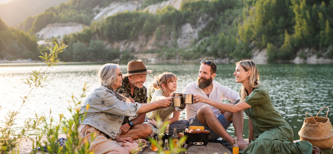 Image: Une enquête indique que 35 % des familles prévoient des voyages nationaux ou internationaux impliquant plusieurs générations (Source: Courtesy AdobeStock)