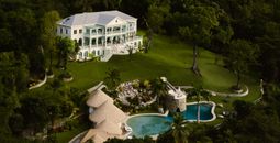 La Belle Hélène by Windjammer Landing