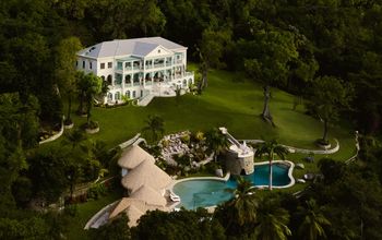 La Belle Hélène by Windjammer Landing