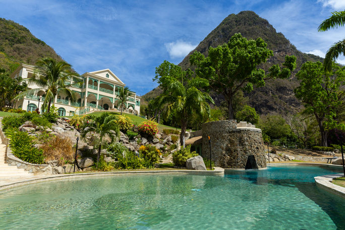 La Belle Hélène by Windjammer Landing
