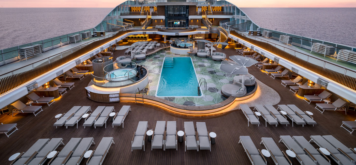 Image: Pool deck of Oceania Allura (Photo Credit: Oceania Cruises)