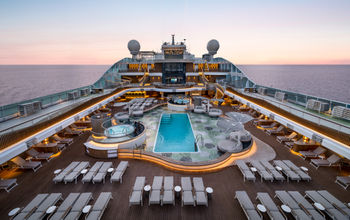 Pool deck of Oceania Allura