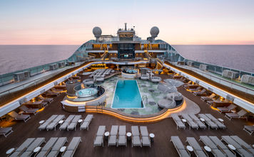 Pool deck of Oceania Allura