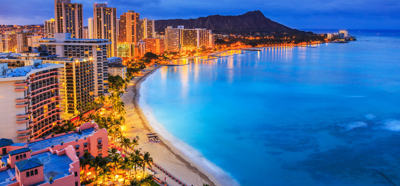 Image: Pour contrer ce recul, l’industrie touristique mise sur une stratégie de communication axée sur la distinction culturelle de l’archipel (Photo Credit: SCStock / Adobe Stock)