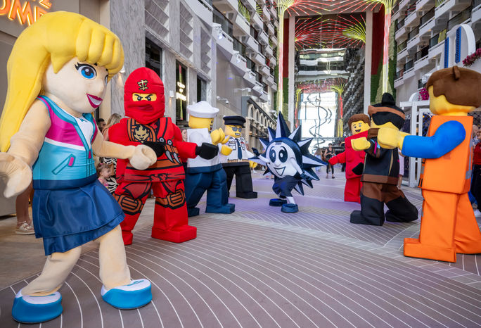 MSC World America LEGO Family Parade