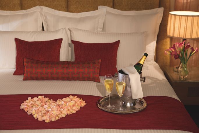 Experts Discuss the State of the Romance Market
