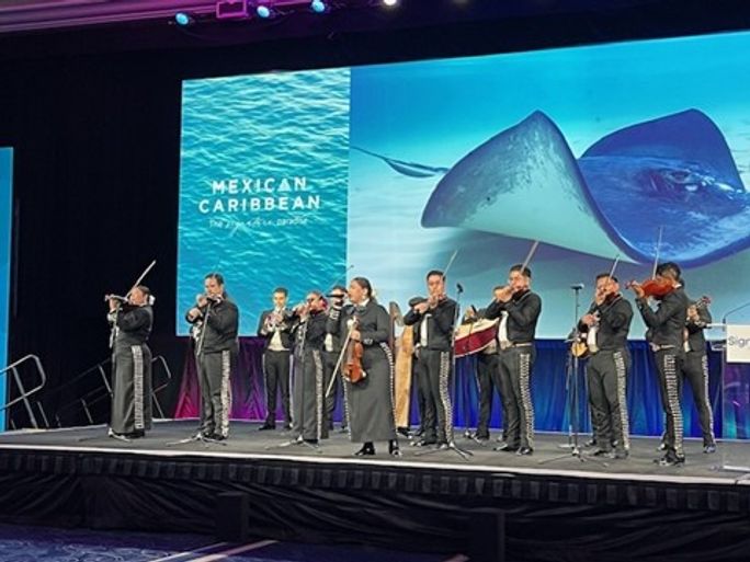 The high-spirited mariachis closed the Welcome Reception with music that drew smiles and applause from more than 2,500 attendees.
