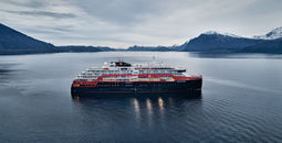Hurtigruten, Fridtjof Nansen, ship
