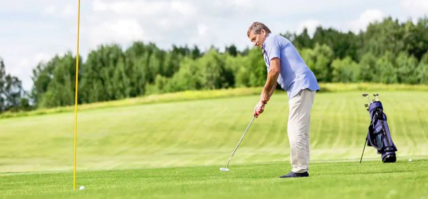 Image: AmaMagna Concierge Golf Program (Courtesy of AmaWaterways)