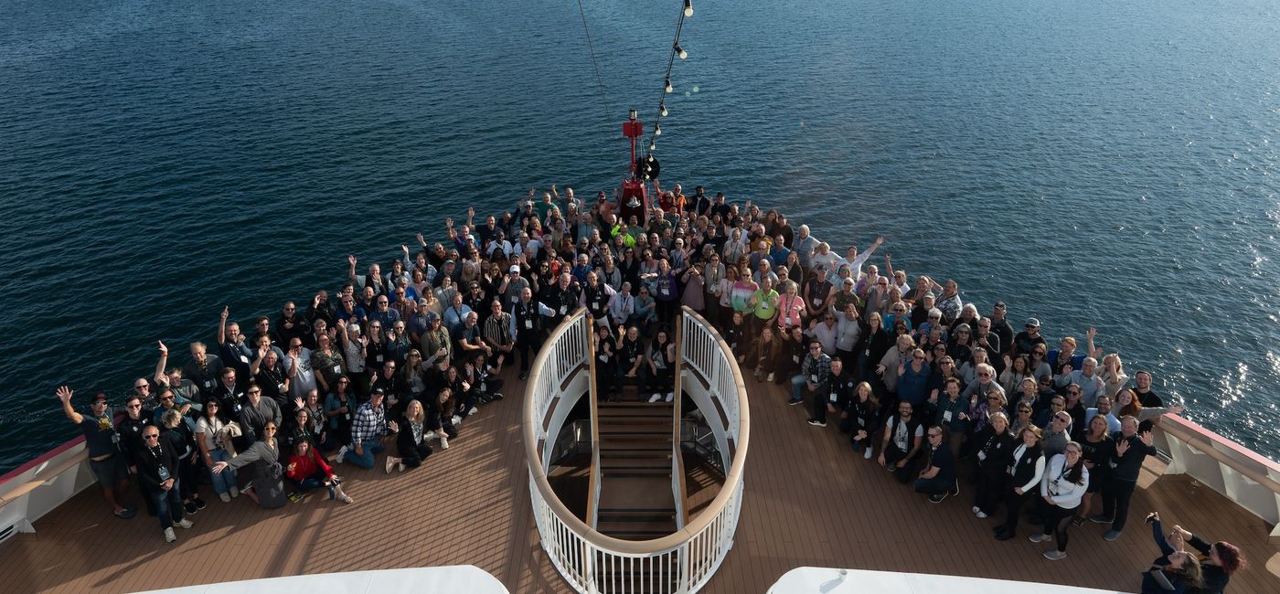 Image: More than 300 travel advisors from the U.S. and Canada joined the sailing (Photo Credit: HX)