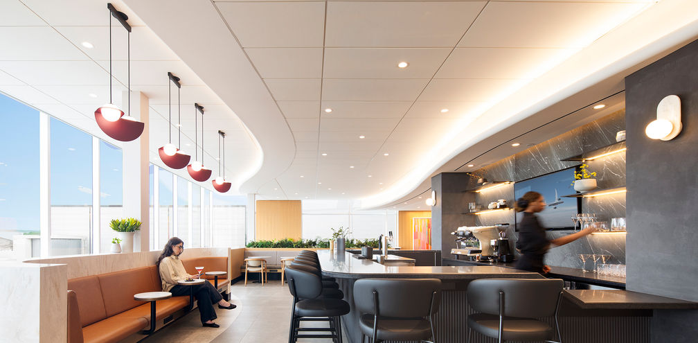 YQB Air Canada Cafe