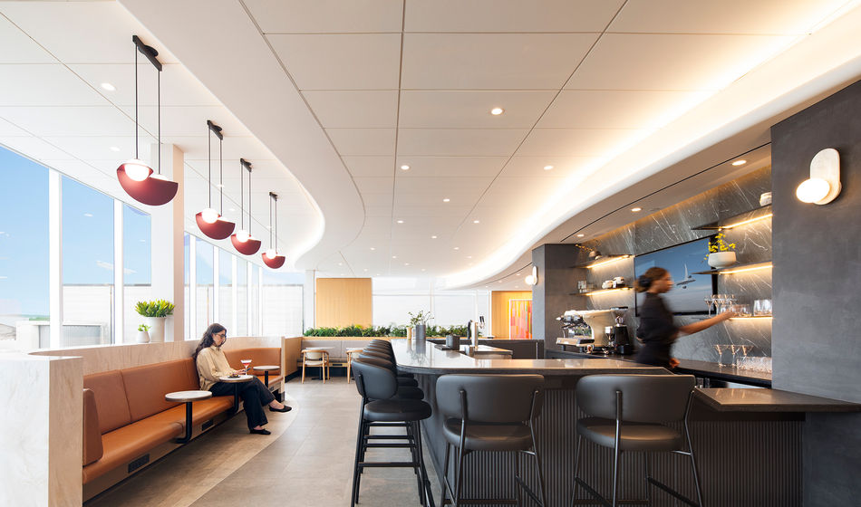 YQB Air Canada Cafe